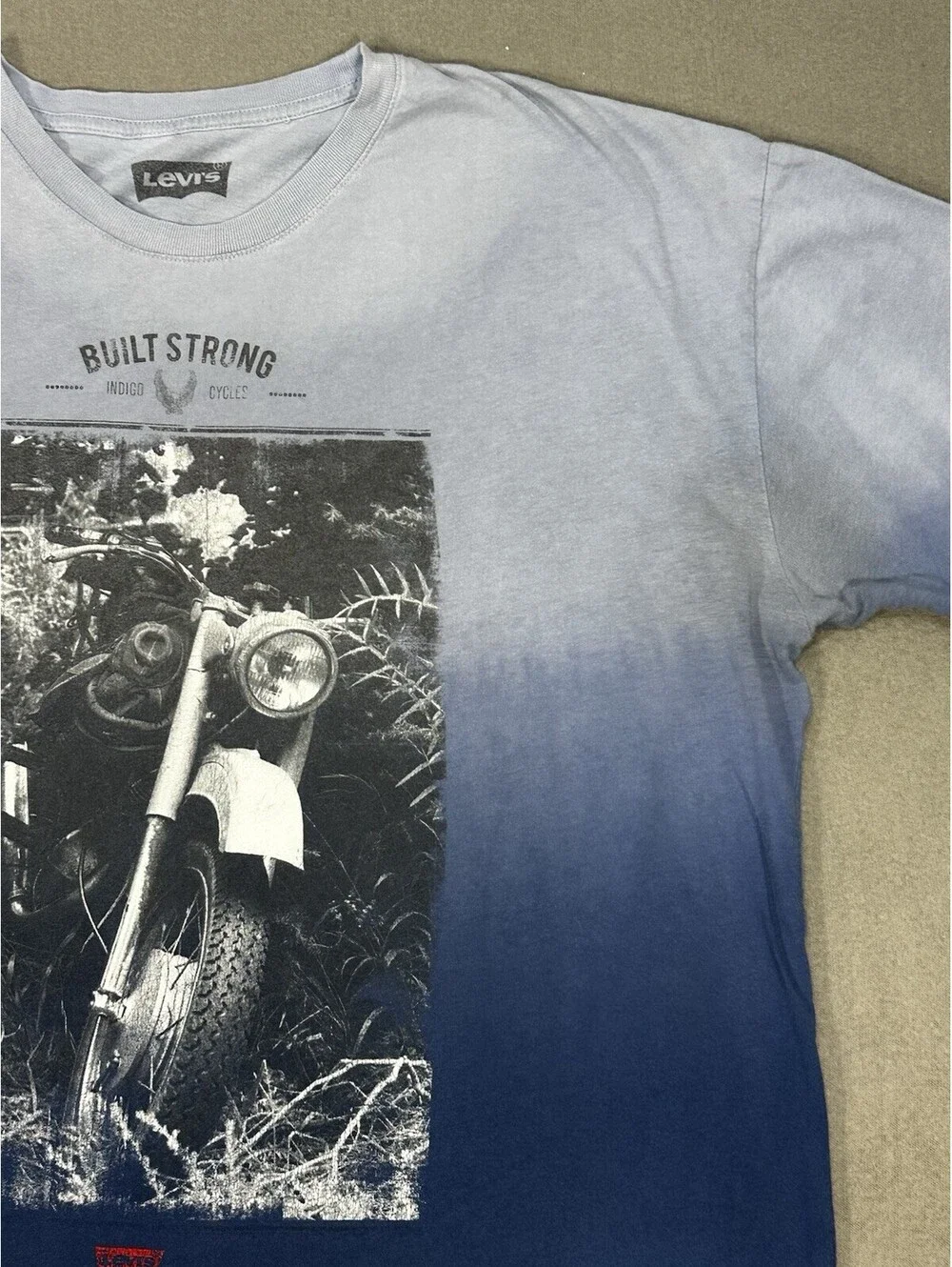 Men’s Levi’s Graphic T-Shirt – Motorcycle / “Built Strong” – Blue Ombre – XL